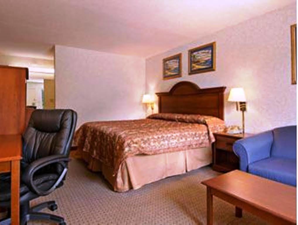 Baymont By Wyndham Troy Hotel Eksteriør billede