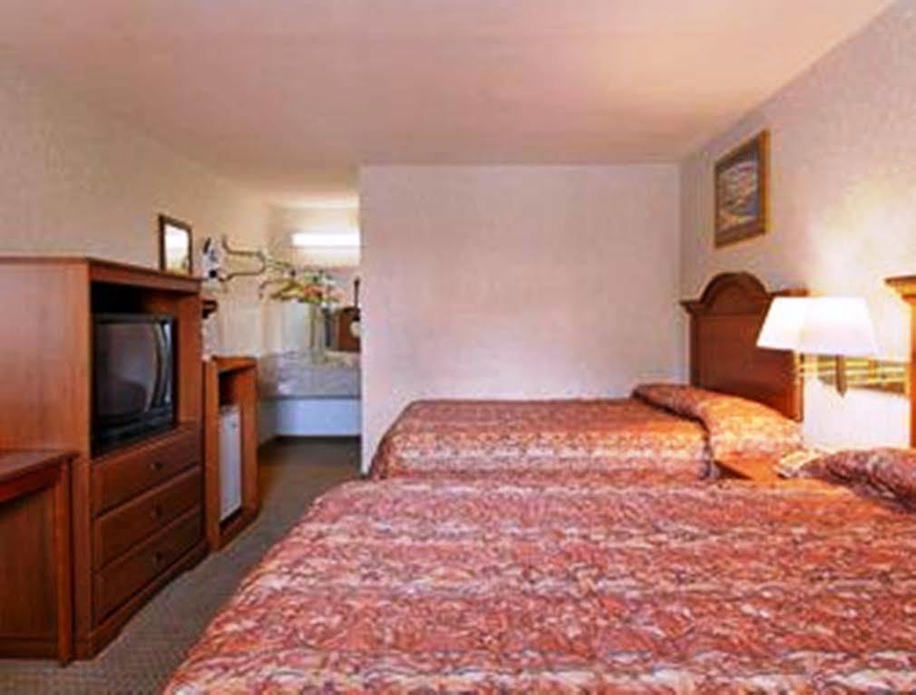 Baymont By Wyndham Troy Hotel Eksteriør billede